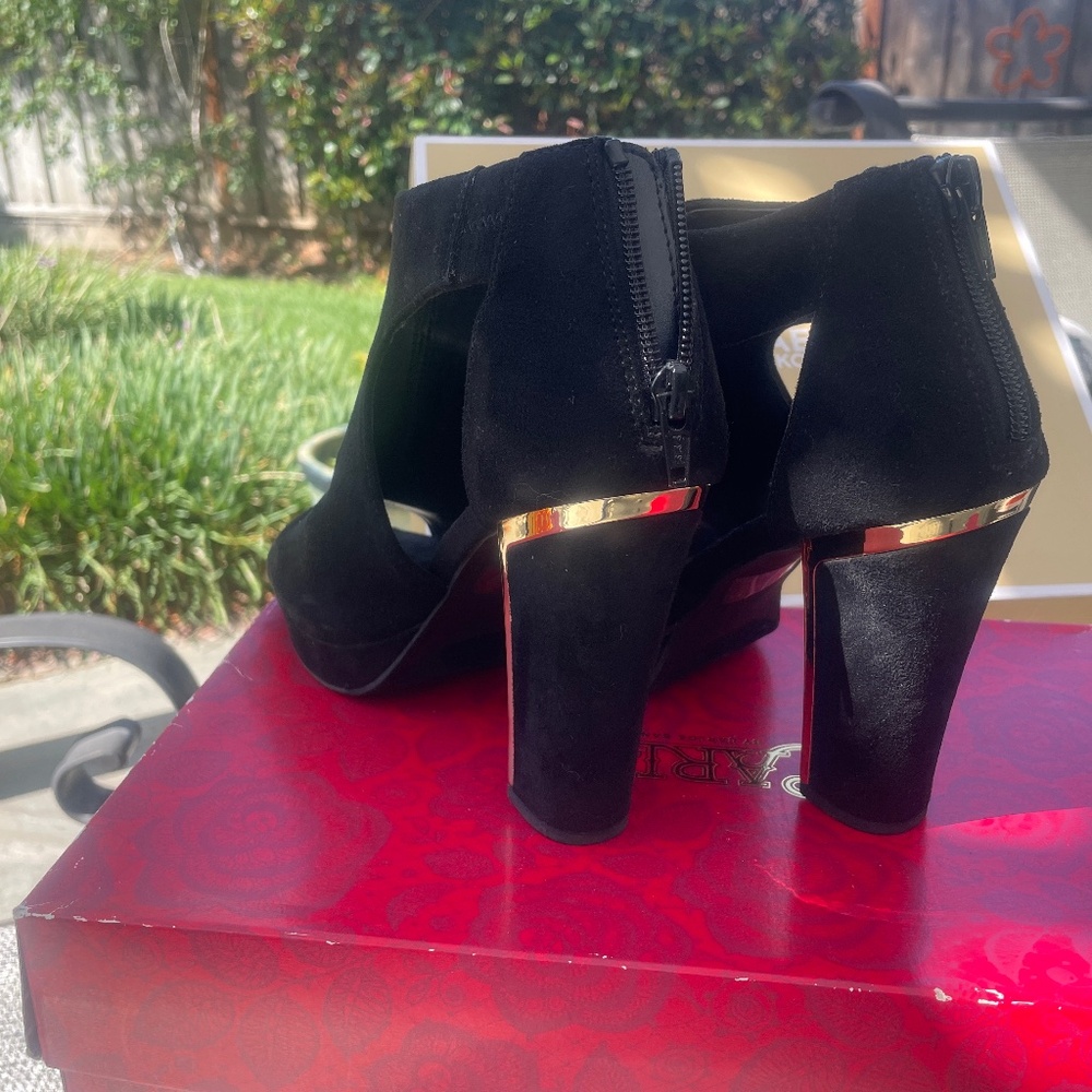 Shoes - Picture 2 of 2